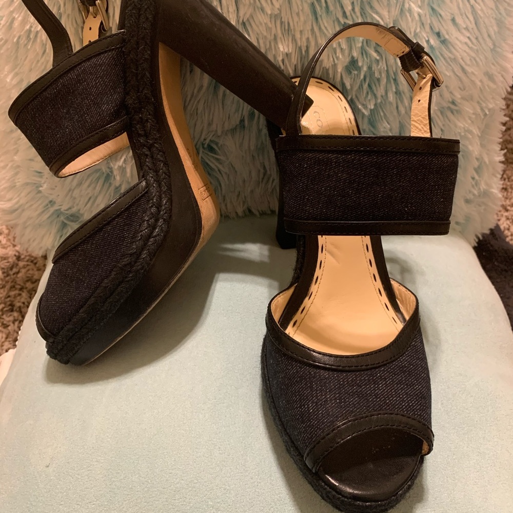 Coach Daria Heels